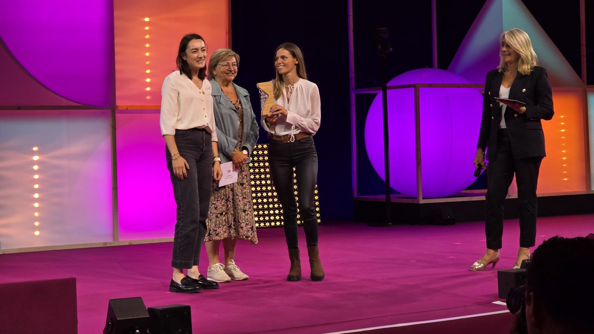 Collaboratrices RH de Meldomys lors de la remise du Trophée de l’innovation HLM 2025